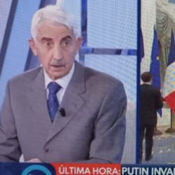 Nuestros asociados el General Argumosa Pila, Presidente de AEME y el Almirante Treviño, en el programa "El Cascabel" de TRECETV
