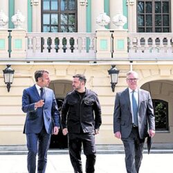 EUROPA ENTRE TRES LIDERAZGOS FUERTES.                                                                                     General Martinez Isidoro