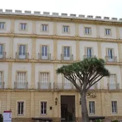 14 de enero. Cadiz. El Coronel de IM Lopez Diaz pronuncia su discurso de ingreso en la Real Academia Hispanoamericana.