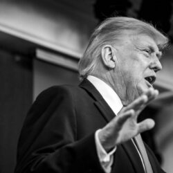 El Alarde de Trump se congela en Davos.                                                                         Coronel de I.M. Lopez Diaz