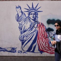 La guerra es un asunto demasiado serio para dejarla en manos de los políticos americanos.                                      Coronel de I.M. Lopez Diaz