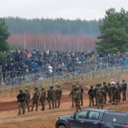 Fratelli tutti, sed cum ordine.                            Tomas Torres Peral, Comandante, r de Caballeria