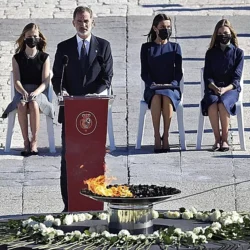 ¿ESPAÑA, ESTRATEGICAMENTE ENTRE DOS FUEGOS?                                               General Martinez Isidoro